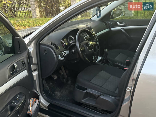 Бежевый Шкода Октавия, объемом двигателя 1.9 л и пробегом 229 тыс. км за 8000 $, фото 12 на Automoto.ua