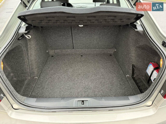 Бежевый Шкода Октавия, объемом двигателя 1.4 л и пробегом 224 тыс. км за 8222 $, фото 63 на Automoto.ua