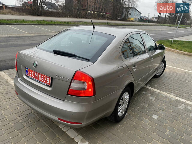 Бежевый Шкода Октавия, объемом двигателя 1.4 л и пробегом 224 тыс. км за 7750 $, фото 5 на Automoto.ua