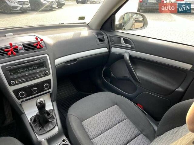 Бежевый Шкода Октавия, объемом двигателя 1.6 л и пробегом 214 тыс. км за 6790 $, фото 26 на Automoto.ua