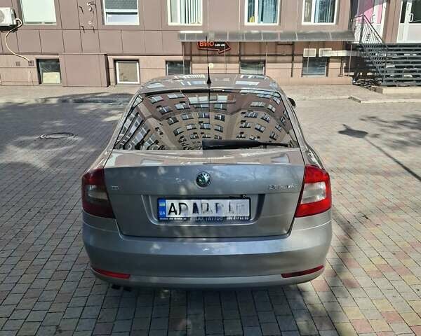 Бежевый Шкода Октавия, объемом двигателя 1.8 л и пробегом 209 тыс. км за 6500 $, фото 2 на Automoto.ua