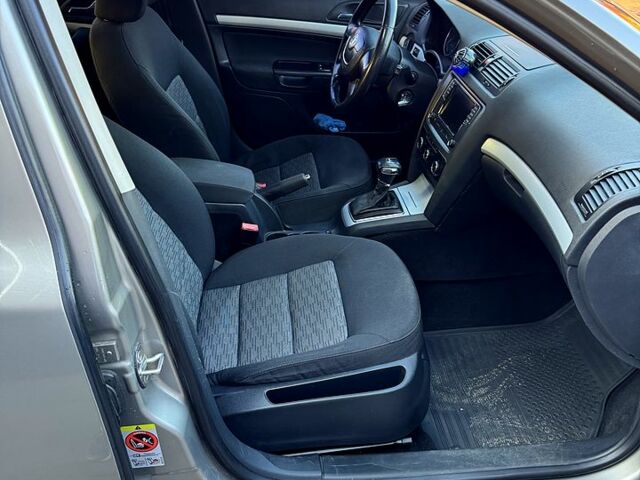 Бежевый Шкода Октавия, объемом двигателя 1.8 л и пробегом 172 тыс. км за 6800 $, фото 6 на Automoto.ua