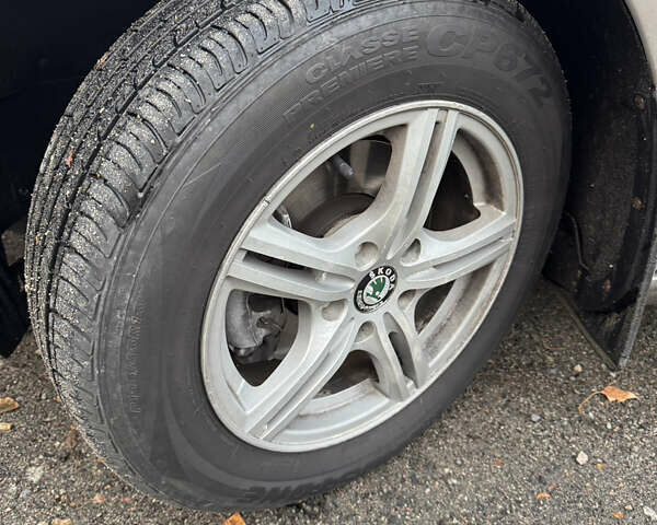 Бежевый Шкода Октавия, объемом двигателя 1.8 л и пробегом 173 тыс. км за 6500 $, фото 4 на Automoto.ua