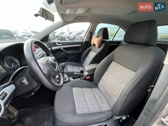 Бежевый Шкода Октавия, объемом двигателя 1.6 л и пробегом 214 тыс. км за 6790 $, фото 16 на Automoto.ua