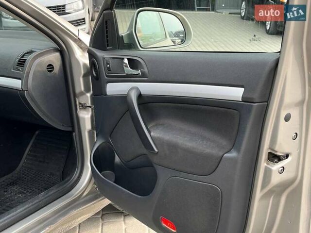 Бежевый Шкода Октавия, объемом двигателя 1.6 л и пробегом 214 тыс. км за 6790 $, фото 36 на Automoto.ua