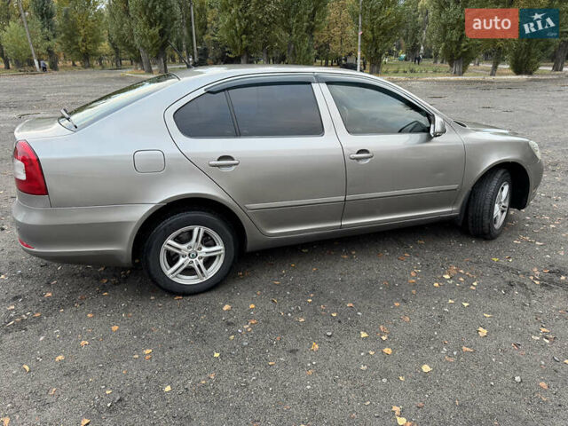 Бежевый Шкода Октавия, объемом двигателя 1.8 л и пробегом 173 тыс. км за 6500 $, фото 11 на Automoto.ua