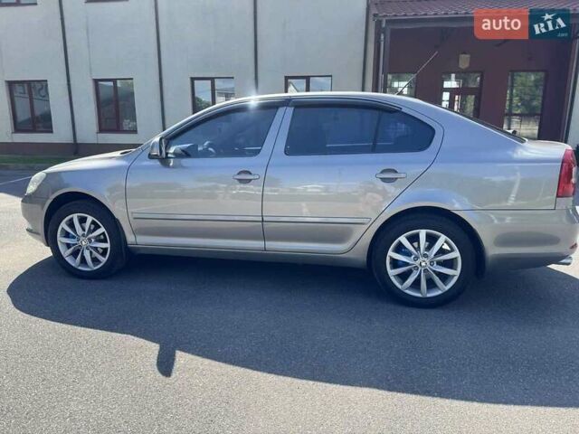 Бежевый Шкода Октавия, объемом двигателя 1.8 л и пробегом 212 тыс. км за 7999 $, фото 3 на Automoto.ua