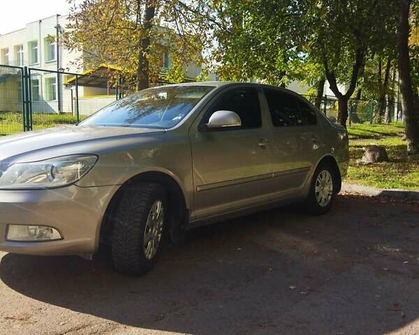 Бежевый Шкода Октавия, объемом двигателя 1.6 л и пробегом 163 тыс. км за 6700 $, фото 4 на Automoto.ua