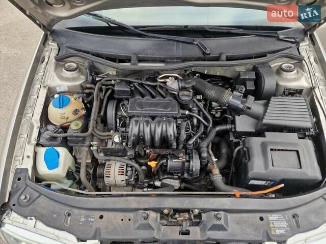 Бежевий Шкода Октавія, об'ємом двигуна 1.6 л та пробігом 188 тис. км за 6900 $, фото 22 на Automoto.ua