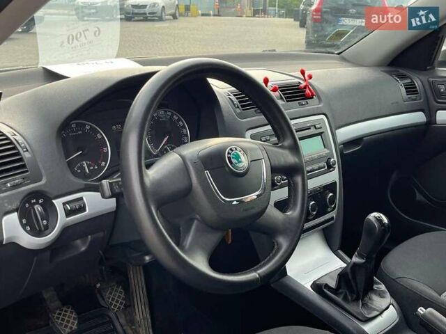 Бежевый Шкода Октавия, объемом двигателя 1.6 л и пробегом 214 тыс. км за 6790 $, фото 13 на Automoto.ua