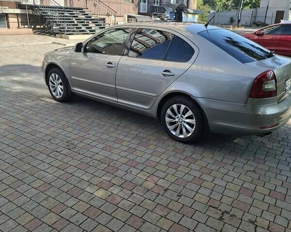 Бежевый Шкода Октавия, объемом двигателя 1.8 л и пробегом 209 тыс. км за 6500 $, фото 5 на Automoto.ua