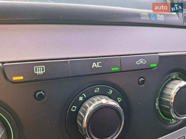Бежевый Шкода Октавия, объемом двигателя 1.8 л и пробегом 106 тыс. км за 8450 $, фото 7 на Automoto.ua