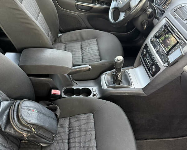 Бежевый Шкода Октавия, объемом двигателя 1.2 л и пробегом 255 тыс. км за 6700 $, фото 19 на Automoto.ua