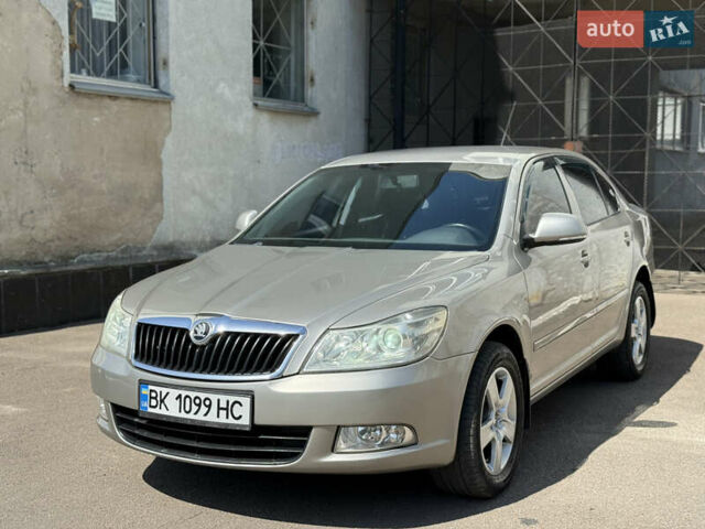 Бежевий Шкода Октавія, об'ємом двигуна 1.9 л та пробігом 278 тис. км за 6600 $, фото 1 на Automoto.ua