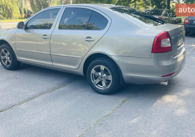 Бежевый Шкода Октавия, объемом двигателя 1.6 л и пробегом 228 тыс. км за 7650 $, фото 4 на Automoto.ua