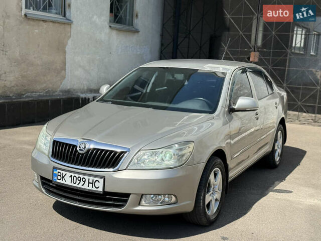 Бежевий Шкода Октавія, об'ємом двигуна 1.9 л та пробігом 278 тис. км за 6600 $, фото 2 на Automoto.ua
