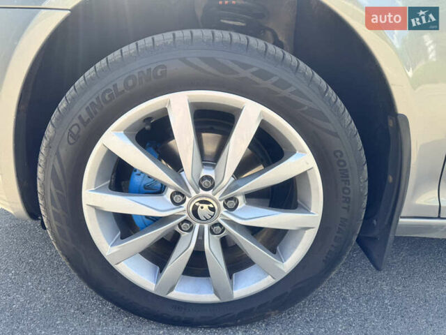 Бежевий Шкода Октавія, об'ємом двигуна 1.8 л та пробігом 209 тис. км за 7700 $, фото 4 на Automoto.ua