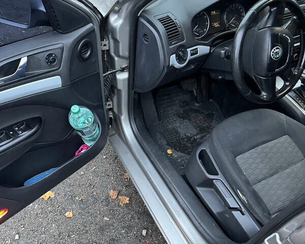 Бежевый Шкода Октавия, объемом двигателя 1.8 л и пробегом 173 тыс. км за 6500 $, фото 15 на Automoto.ua