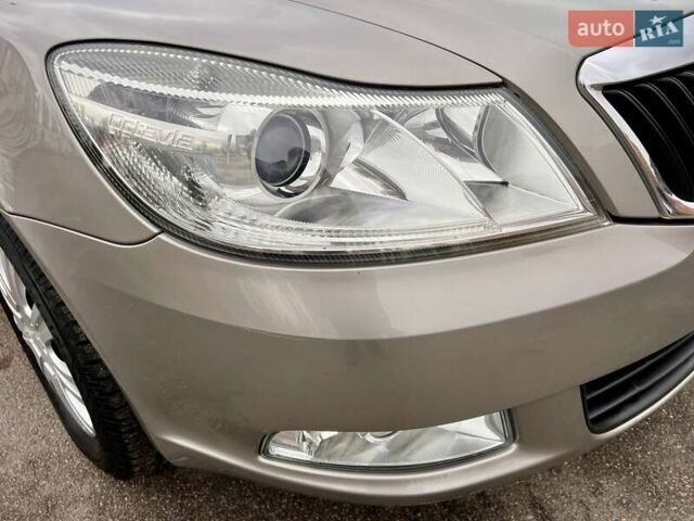 Бежевий Шкода Октавія, об'ємом двигуна 1.6 л та пробігом 59 тис. км за 10700 $, фото 20 на Automoto.ua