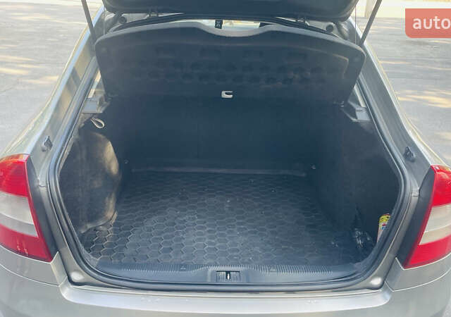 Бежевый Шкода Октавия, объемом двигателя 1.6 л и пробегом 228 тыс. км за 7650 $, фото 7 на Automoto.ua