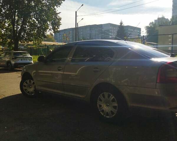 Бежевый Шкода Октавия, объемом двигателя 1.6 л и пробегом 163 тыс. км за 6700 $, фото 2 на Automoto.ua