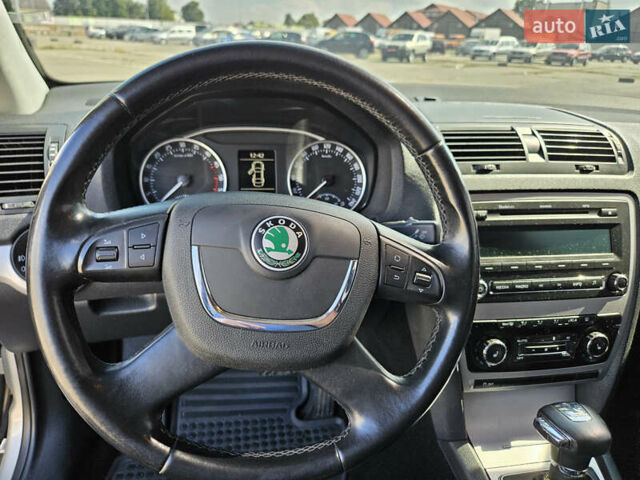 Бежевий Шкода Октавія, об'ємом двигуна 1.97 л та пробігом 236 тис. км за 10500 $, фото 9 на Automoto.ua