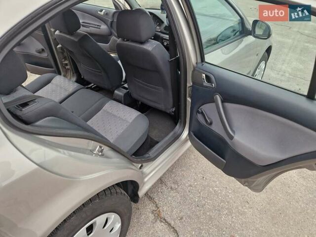 Бежевий Шкода Октавія, об'ємом двигуна 1.6 л та пробігом 188 тис. км за 6900 $, фото 20 на Automoto.ua