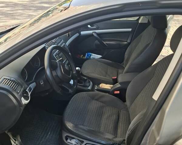 Бежевый Шкода Октавия, объемом двигателя 1.8 л и пробегом 209 тыс. км за 6500 $, фото 9 на Automoto.ua