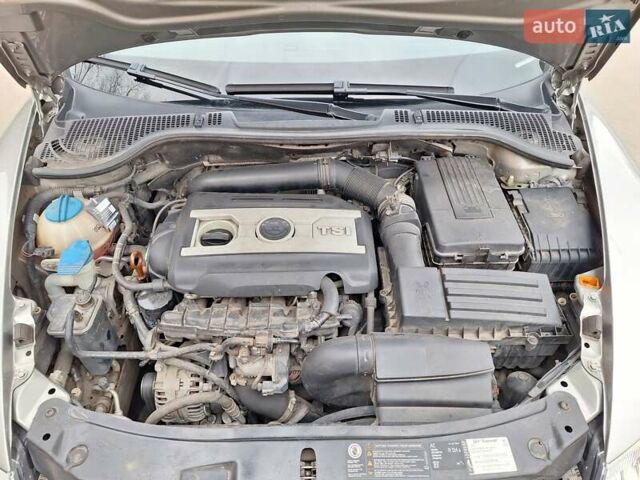 Бежевый Шкода Октавия, объемом двигателя 1.8 л и пробегом 106 тыс. км за 8450 $, фото 34 на Automoto.ua