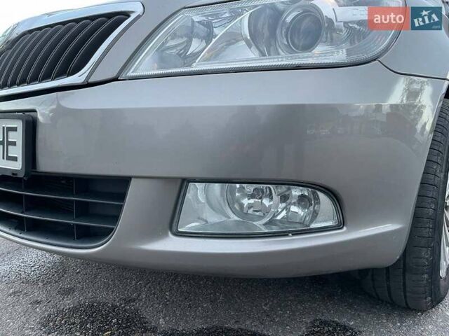 Бежевый Шкода Октавия, объемом двигателя 1.8 л и пробегом 120 тыс. км за 8500 $, фото 45 на Automoto.ua