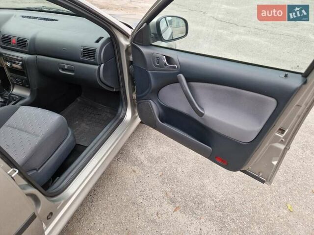 Бежевий Шкода Октавія, об'ємом двигуна 1.6 л та пробігом 188 тис. км за 6900 $, фото 16 на Automoto.ua