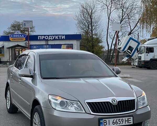 Бежевый Шкода Октавия, объемом двигателя 1.8 л и пробегом 120 тыс. км за 8500 $, фото 1 на Automoto.ua