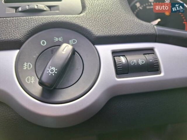 Бежевый Шкода Октавия, объемом двигателя 1.8 л и пробегом 106 тыс. км за 8450 $, фото 9 на Automoto.ua