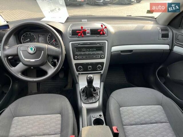 Бежевый Шкода Октавия, объемом двигателя 1.6 л и пробегом 214 тыс. км за 6790 $, фото 24 на Automoto.ua