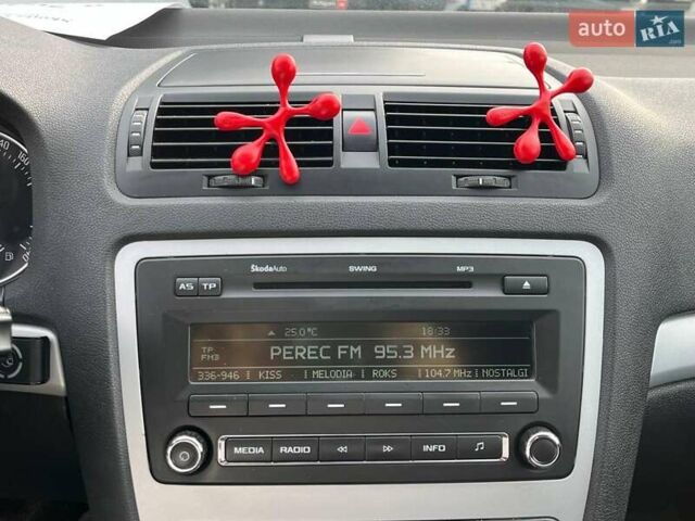 Бежевый Шкода Октавия, объемом двигателя 1.6 л и пробегом 214 тыс. км за 6790 $, фото 18 на Automoto.ua