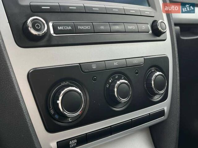 Бежевый Шкода Октавия, объемом двигателя 1.6 л и пробегом 214 тыс. км за 6790 $, фото 20 на Automoto.ua