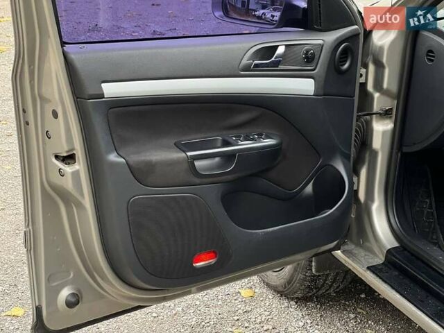 Бежевий Шкода Октавія, об'ємом двигуна 1.8 л та пробігом 170 тис. км за 7700 $, фото 12 на Automoto.ua