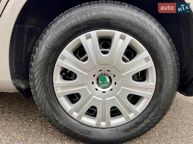 Бежевий Шкода Октавія, об'ємом двигуна 1.6 л та пробігом 59 тис. км за 10700 $, фото 25 на Automoto.ua