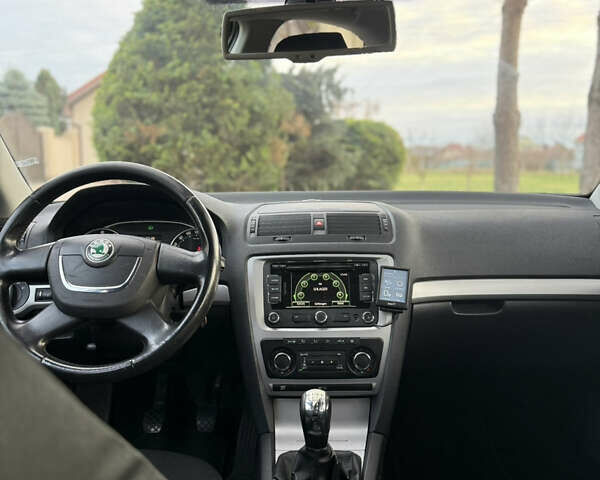 Бежевый Шкода Октавия, объемом двигателя 1.2 л и пробегом 255 тыс. км за 6700 $, фото 13 на Automoto.ua