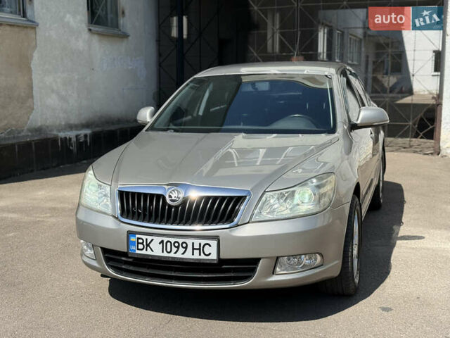 Бежевий Шкода Октавія, об'ємом двигуна 1.9 л та пробігом 278 тис. км за 6600 $, фото 6 на Automoto.ua