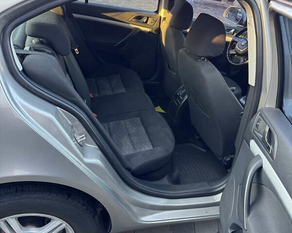 Бежевий Шкода Октавія, об'ємом двигуна 1.8 л та пробігом 172 тис. км за 6800 $, фото 13 на Automoto.ua