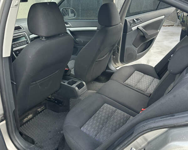 Бежевый Шкода Октавия, объемом двигателя 1.6 л и пробегом 242 тыс. км за 6800 $, фото 11 на Automoto.ua