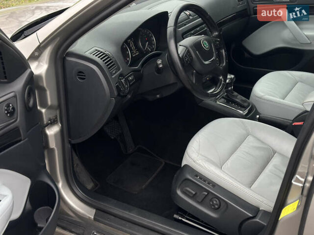 Бежевий Шкода Октавія, об'ємом двигуна 1.8 л та пробігом 231 тис. км за 9350 $, фото 31 на Automoto.ua