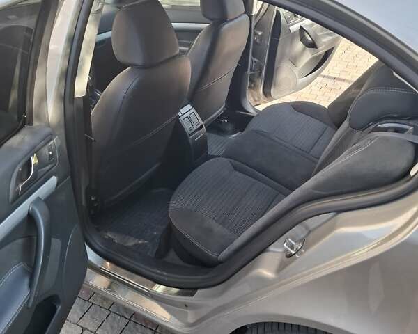 Бежевый Шкода Октавия, объемом двигателя 1.8 л и пробегом 209 тыс. км за 6500 $, фото 8 на Automoto.ua