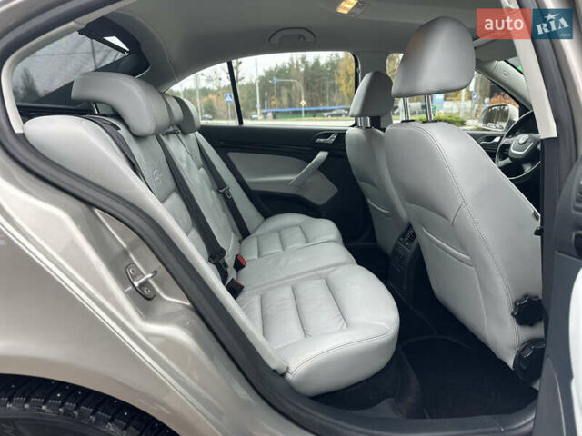 Бежевий Шкода Октавія, об'ємом двигуна 1.8 л та пробігом 231 тис. км за 9350 $, фото 39 на Automoto.ua