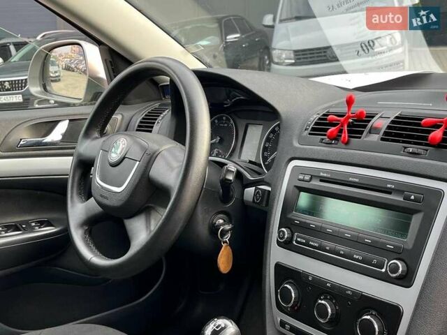 Бежевый Шкода Октавия, объемом двигателя 1.6 л и пробегом 214 тыс. км за 6790 $, фото 37 на Automoto.ua