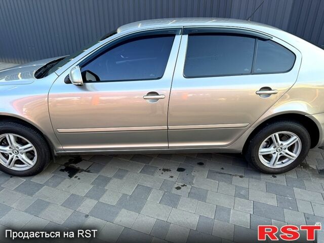 Бежевый Шкода Октавия, объемом двигателя 1.8 л и пробегом 172 тыс. км за 6800 $, фото 2 на Automoto.ua