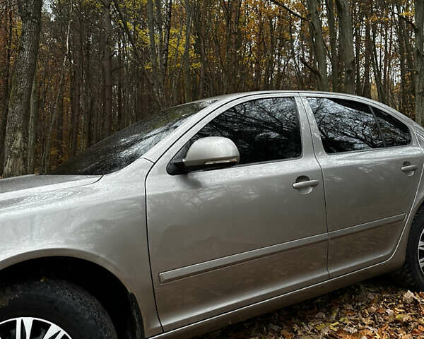 Бежевий Шкода Октавія, об'ємом двигуна 1.8 л та пробігом 302 тис. км за 6750 $, фото 3 на Automoto.ua