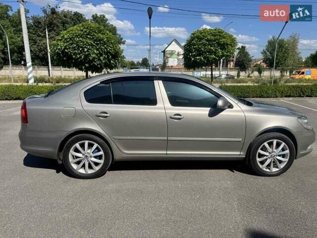 Бежевый Шкода Октавия, объемом двигателя 1.8 л и пробегом 212 тыс. км за 7999 $, фото 6 на Automoto.ua