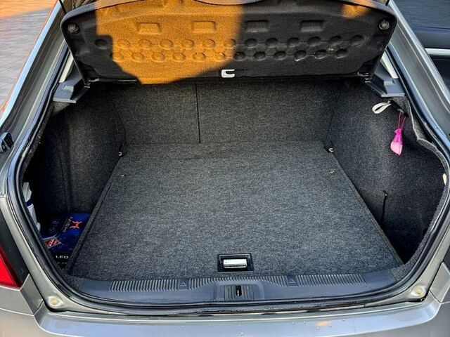 Бежевый Шкода Октавия, объемом двигателя 1.8 л и пробегом 172 тыс. км за 6800 $, фото 7 на Automoto.ua